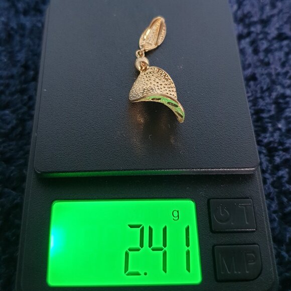 Gold Plated 925 Sterling Silver Simple Curved Leaf Pendant Necklace - Picture 3 of 9